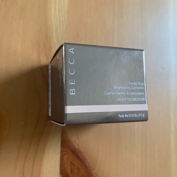 BECCA Other - BECCA UNDER EYE BRIGHTENING CORRECTOR 💖